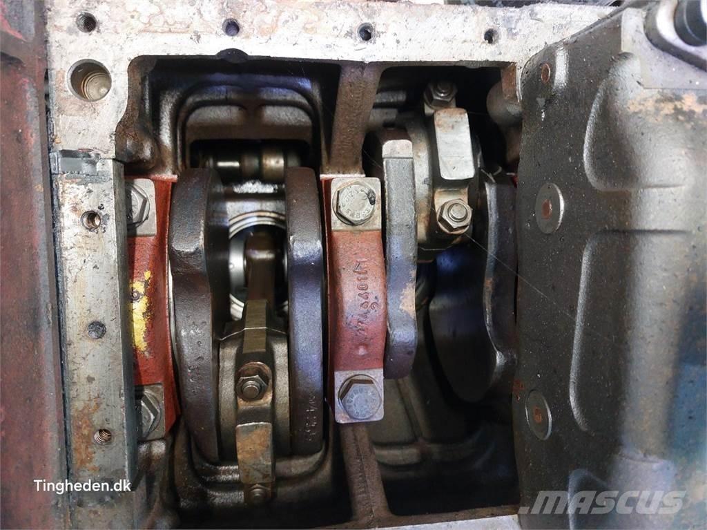 CASE D268 Motoare