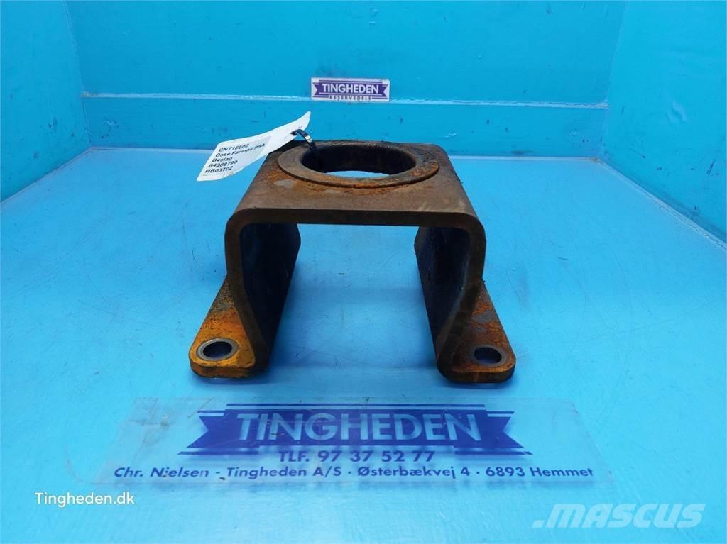 CASE Farmall 95A Cabine si interior
