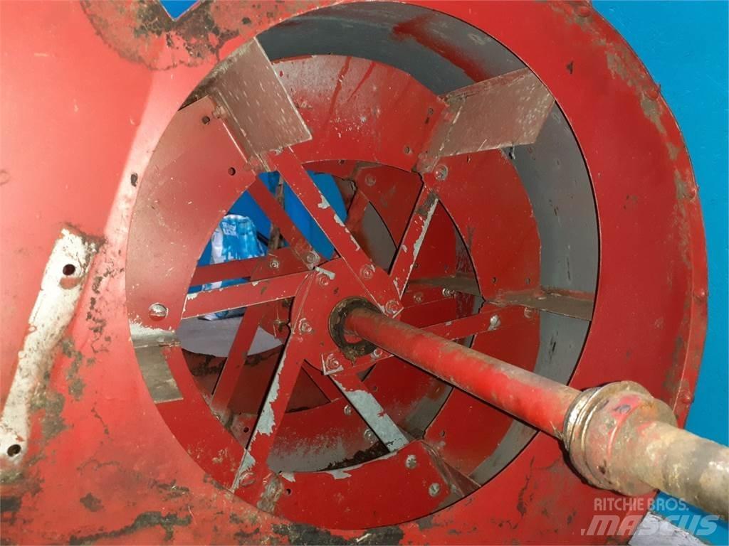 Case IH 1620 Dispersare nisip si sare