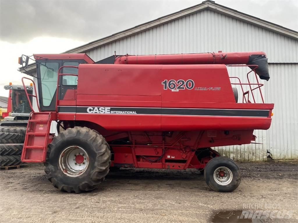 Case IH 1620 Combine de secerat