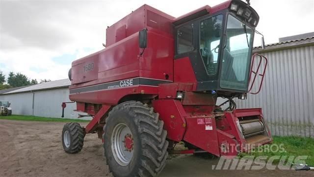 Case IH 1680 Combine de secerat