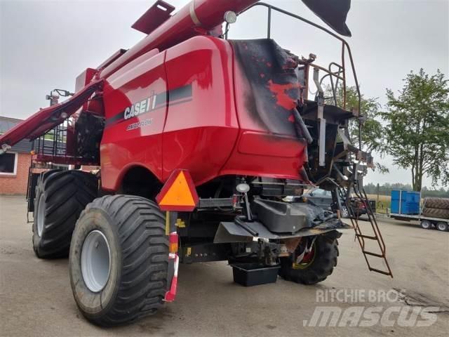 Case IH 8010 Combine de secerat