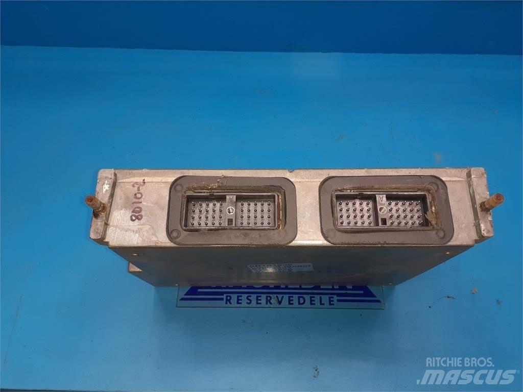 Case IH 8010 Electronice