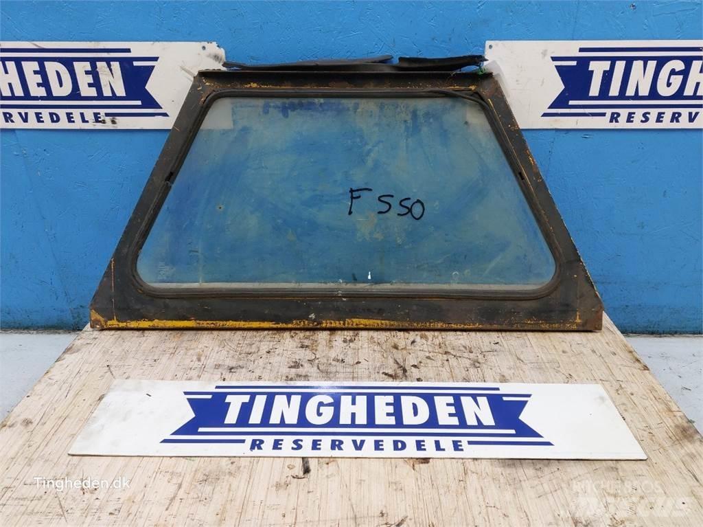 Ford 550 Cabine si interior