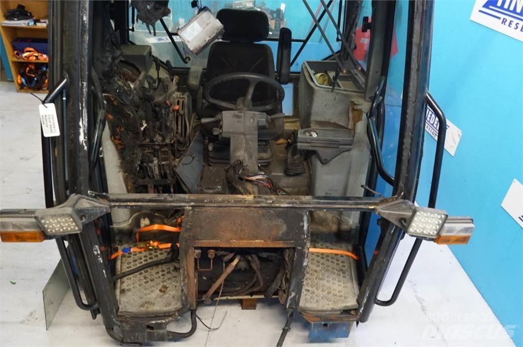 Ford 6640 Cabine si interior
