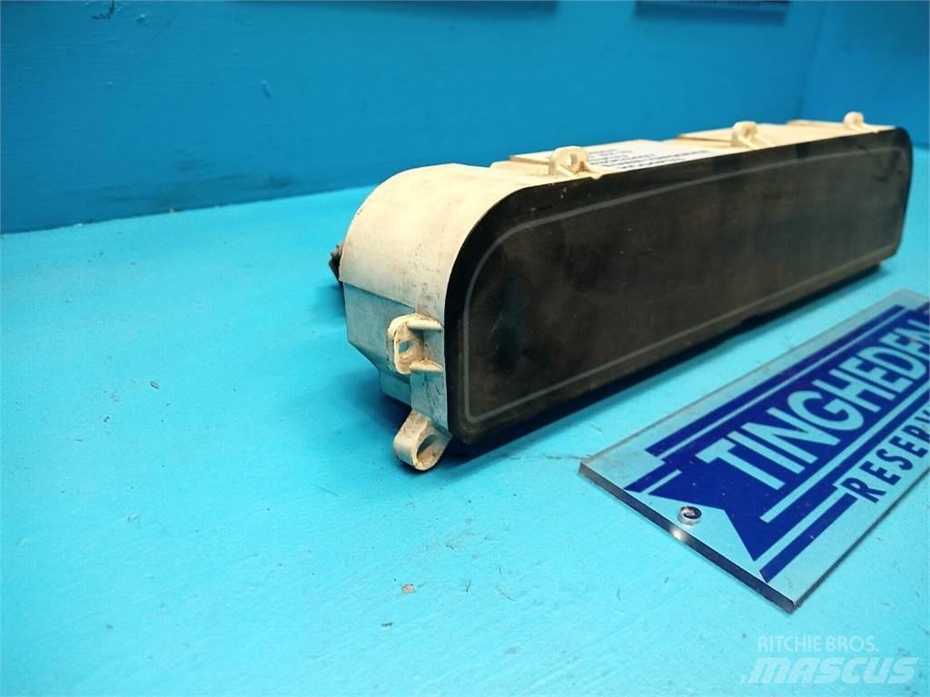 Ford 8210 Electronice