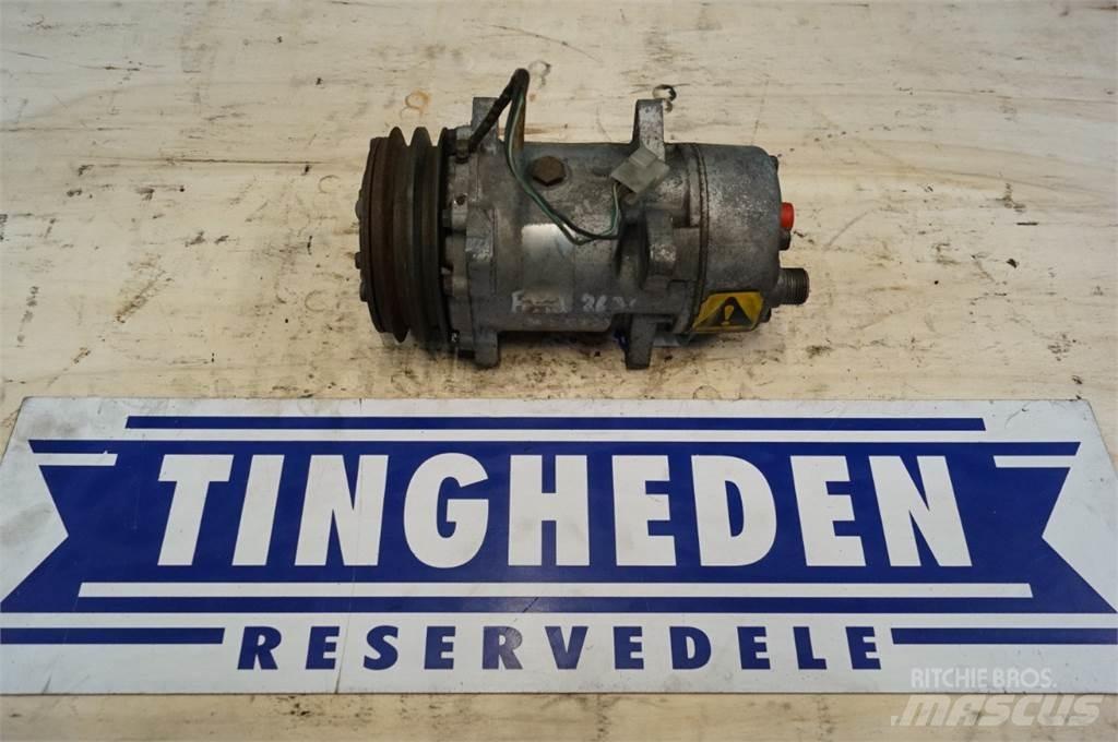 Ford 8630 Radiatoare