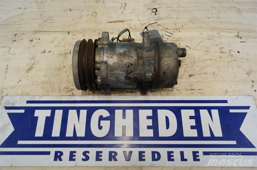 Ford 8630 Radiatoare