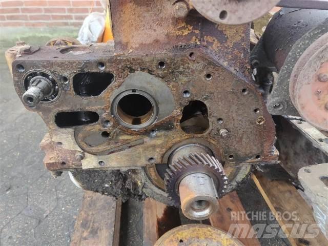 Ford Trader 590E Motoare