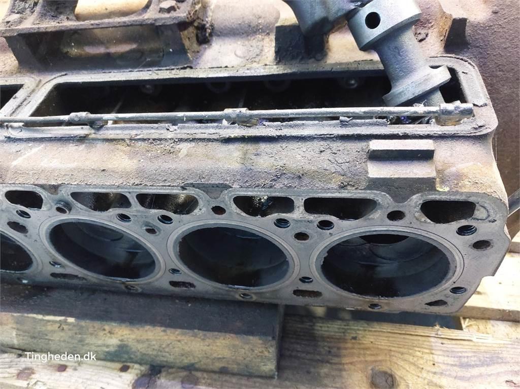 Ford Trader 590E Motoare