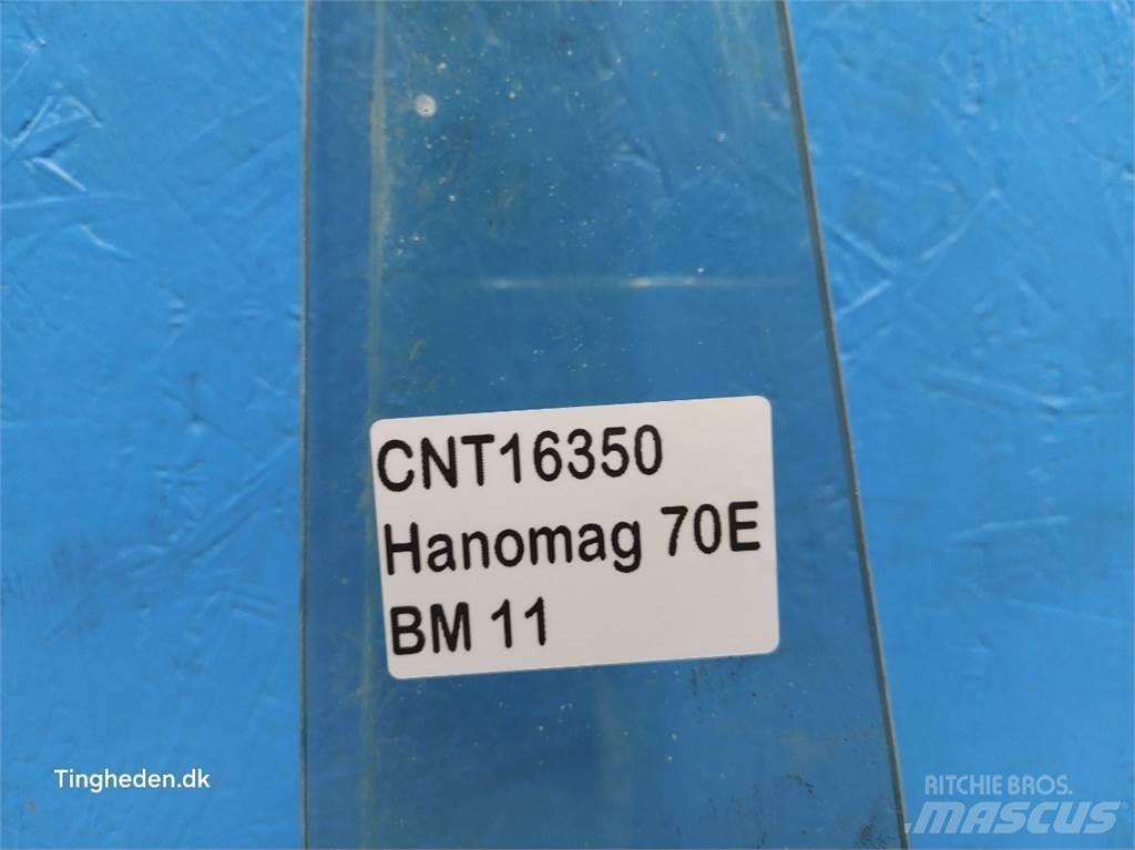  Hannonag 70E Cabine si interior