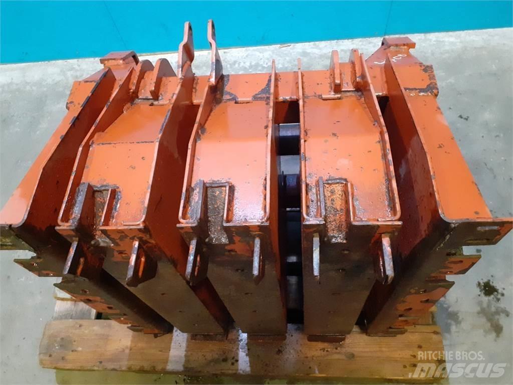 Hesston 4700 Alte echipamente pentru nutret