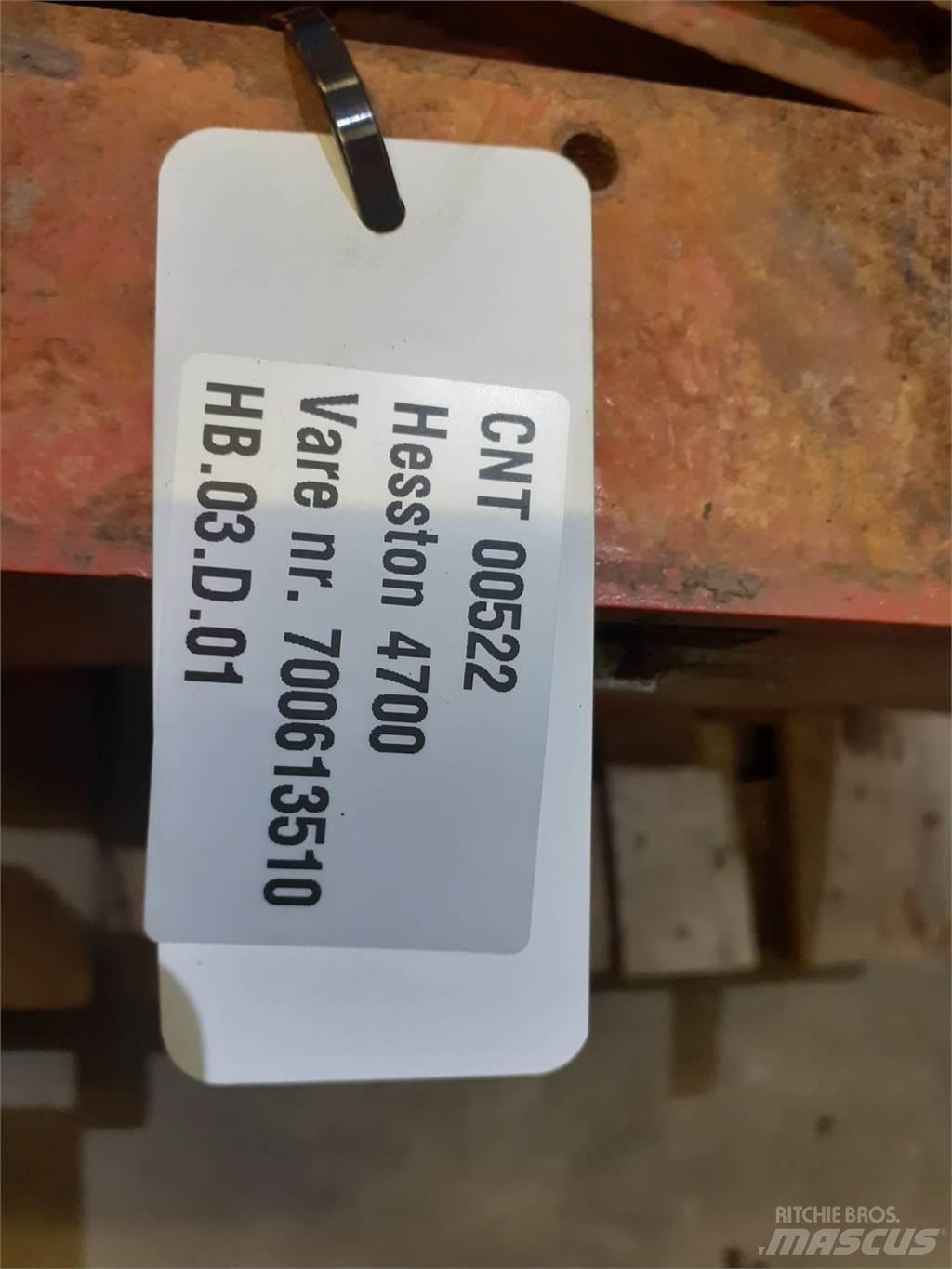 Hesston 4700 Alte echipamente pentru nutret