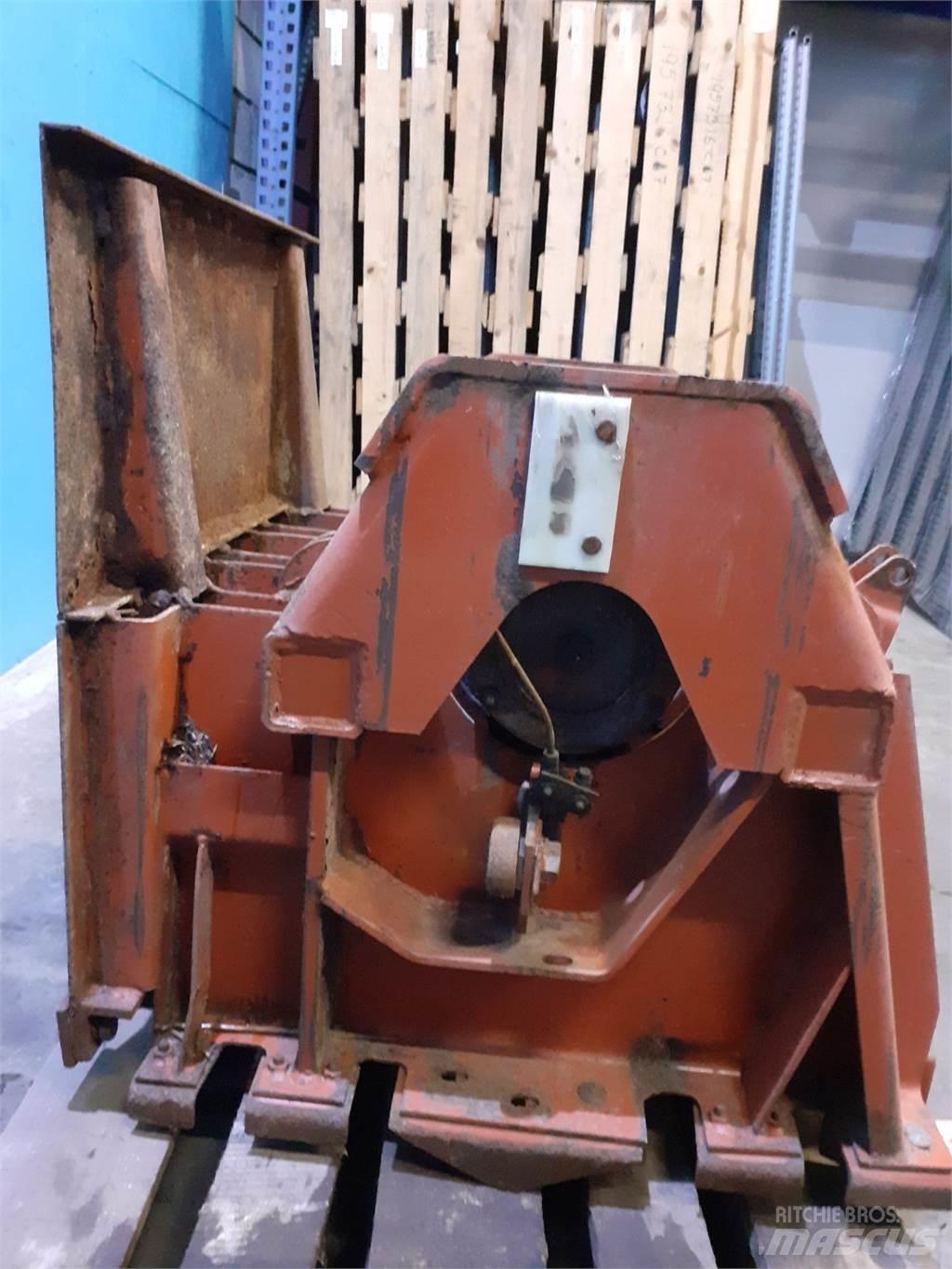 Hesston 4700 Alte echipamente pentru nutret