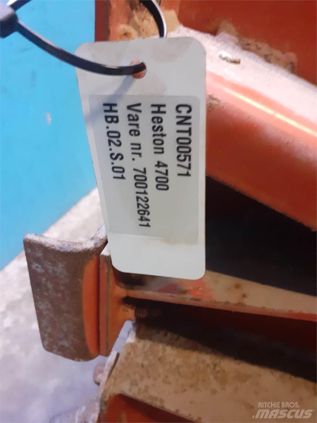 Hesston 4700 Alte echipamente pentru nutret