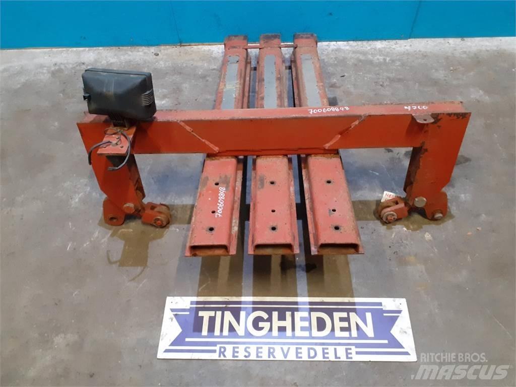 Hesston 4700 Cleme balot
