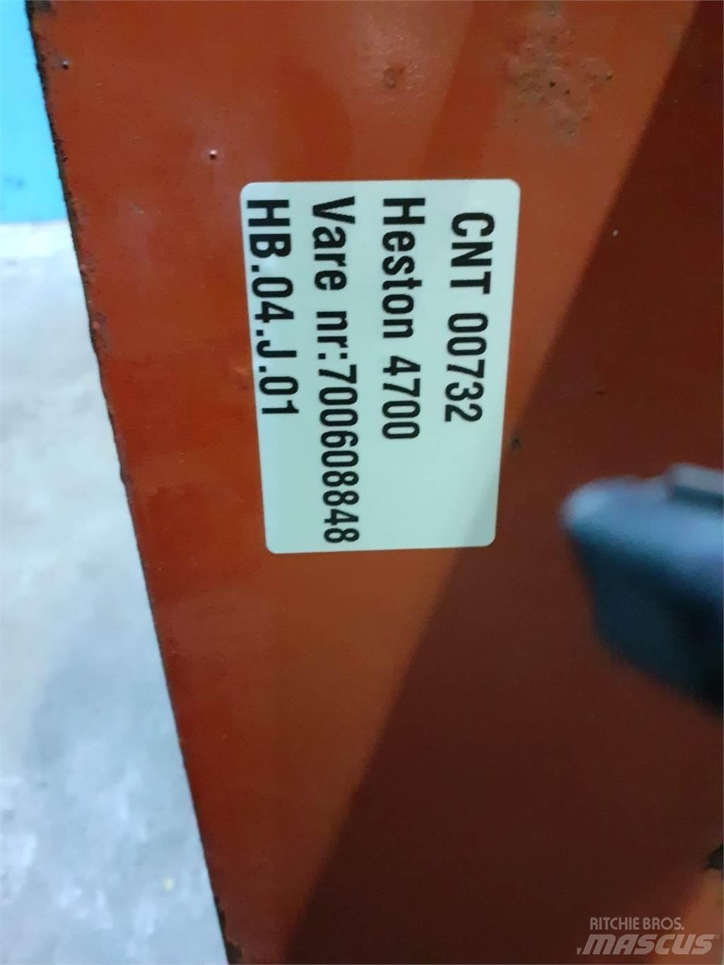 Hesston 4700 Cleme balot