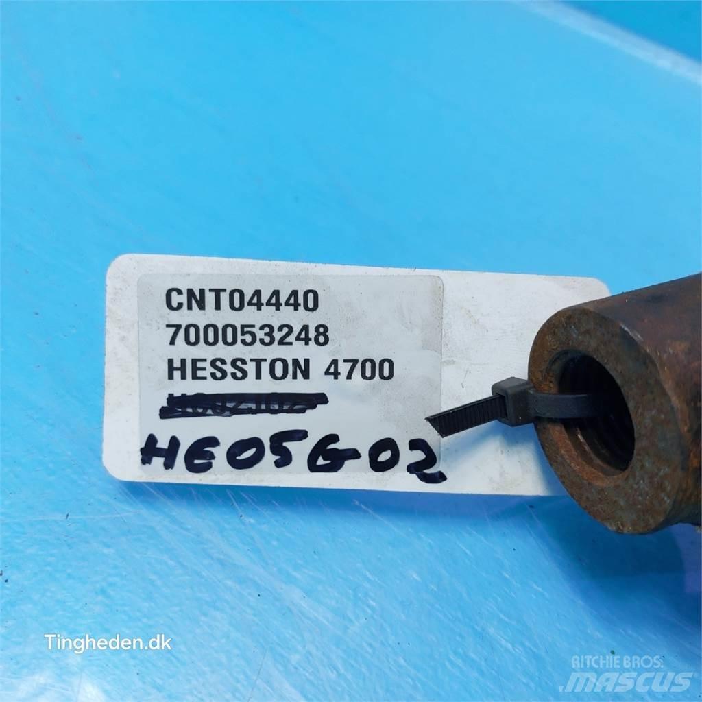 Hesston 4700 Alte echipamente pentru nutret