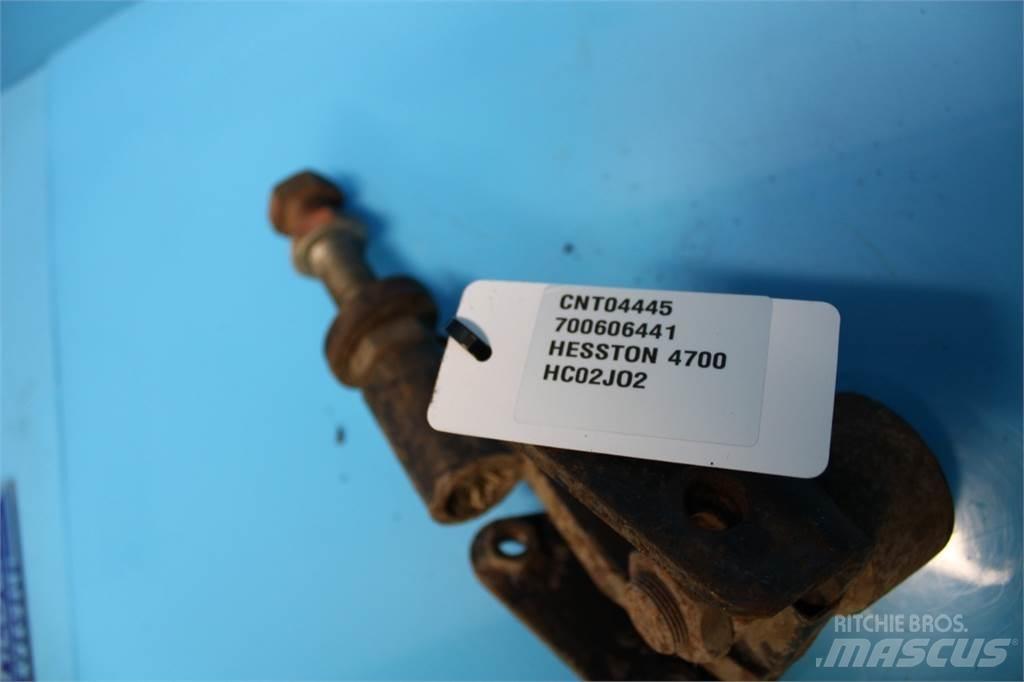 Hesston 4700 Alte echipamente pentru nutret