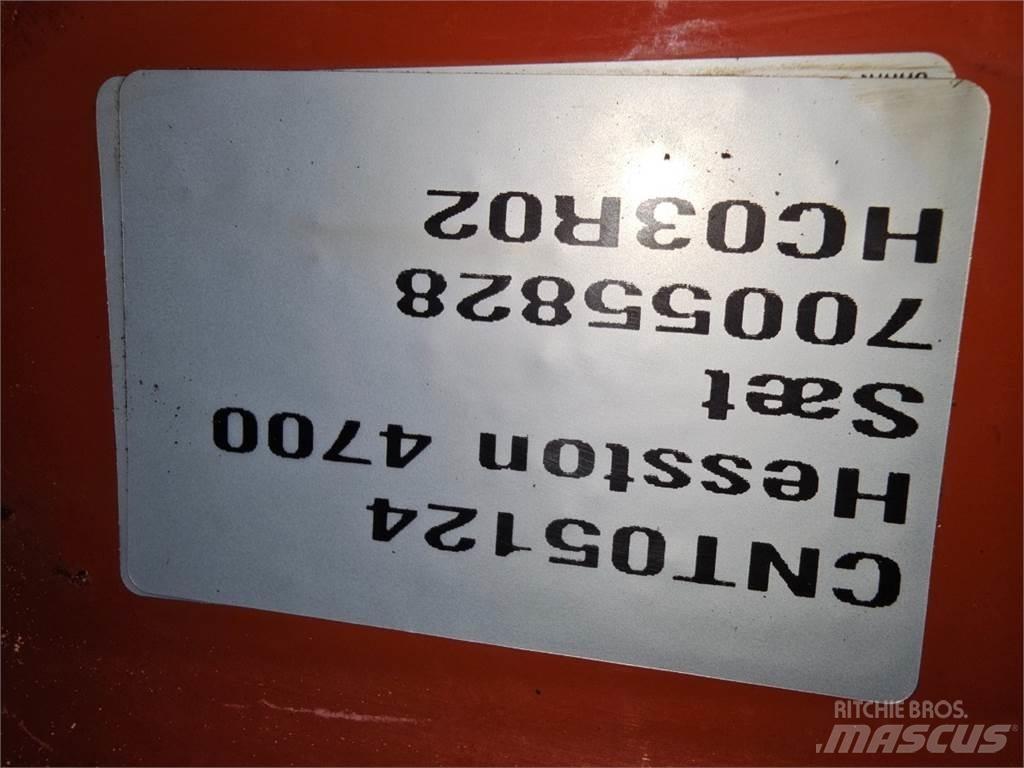 Hesston 4700 Alte echipamente pentru nutret