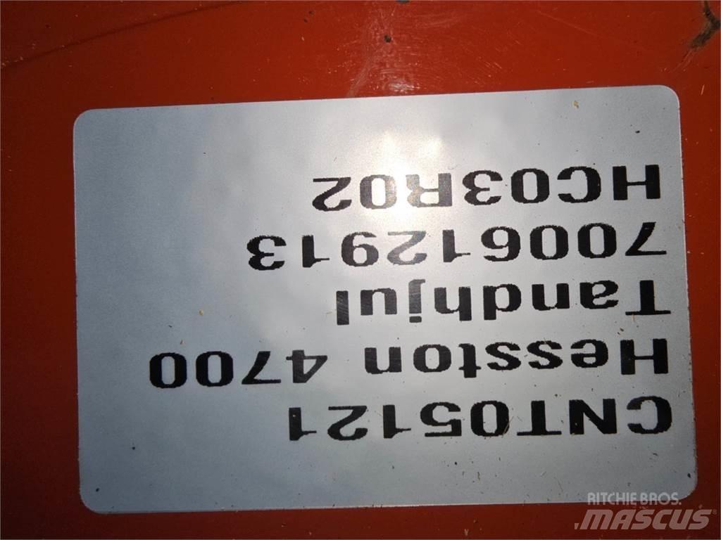 Hesston 4700 Alte echipamente pentru nutret