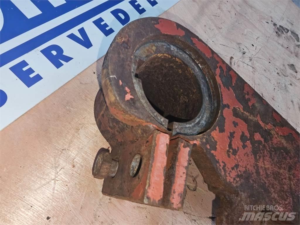 Hesston 4700 Alte echipamente pentru nutret