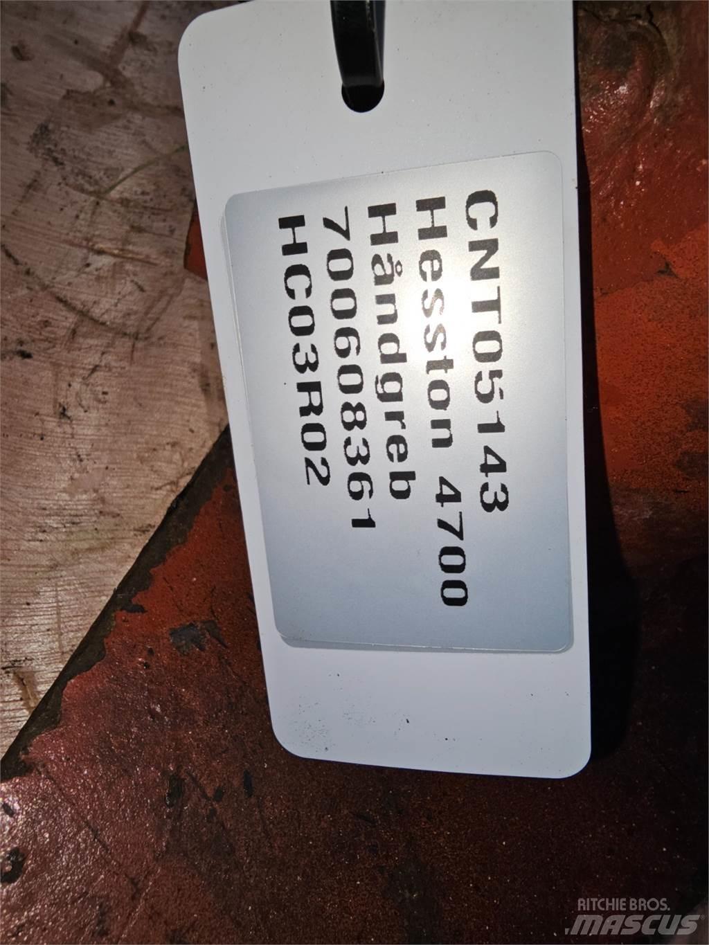Hesston 4700 Alte echipamente pentru nutret
