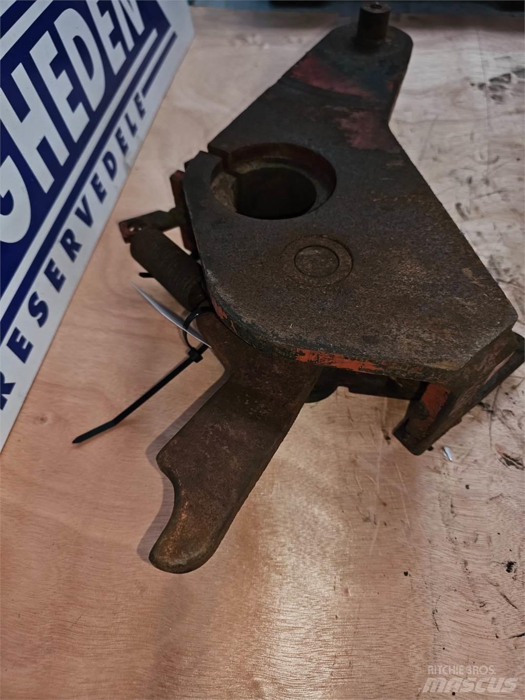 Hesston 4700 Alte echipamente pentru nutret