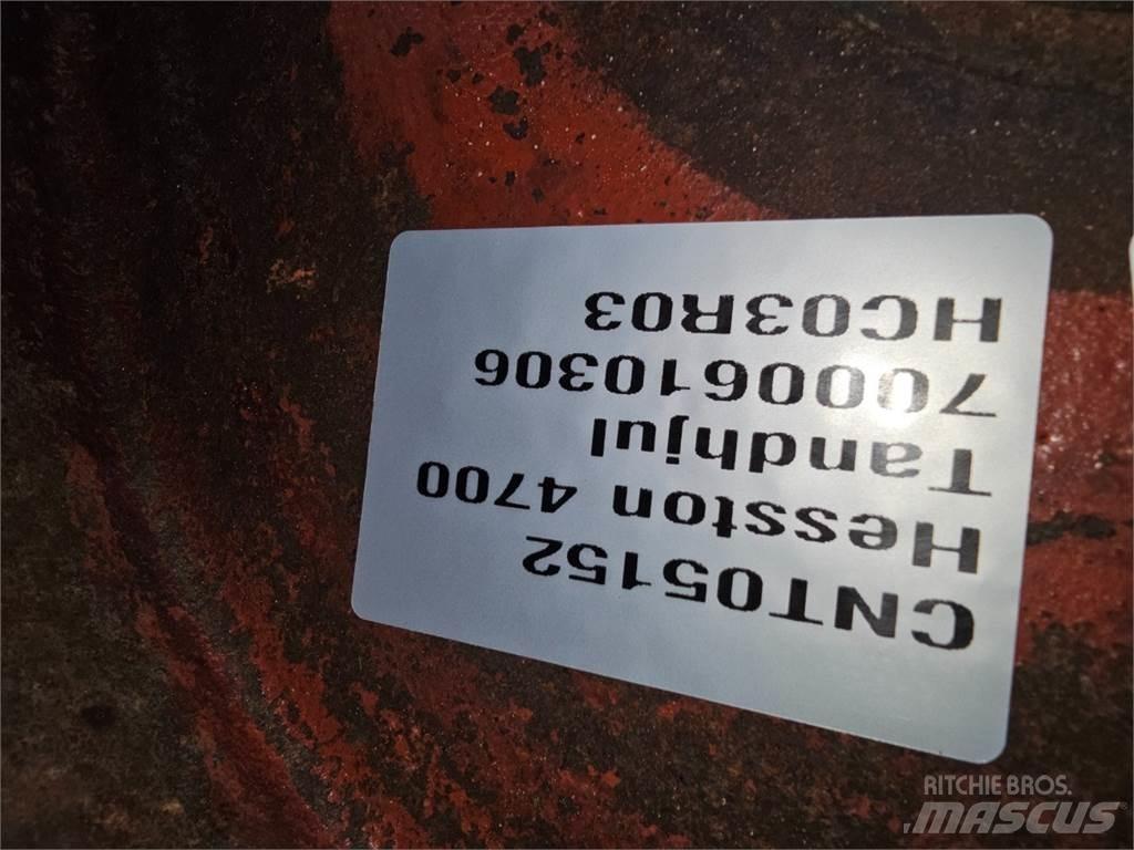 Hesston 4700 Alte echipamente pentru nutret