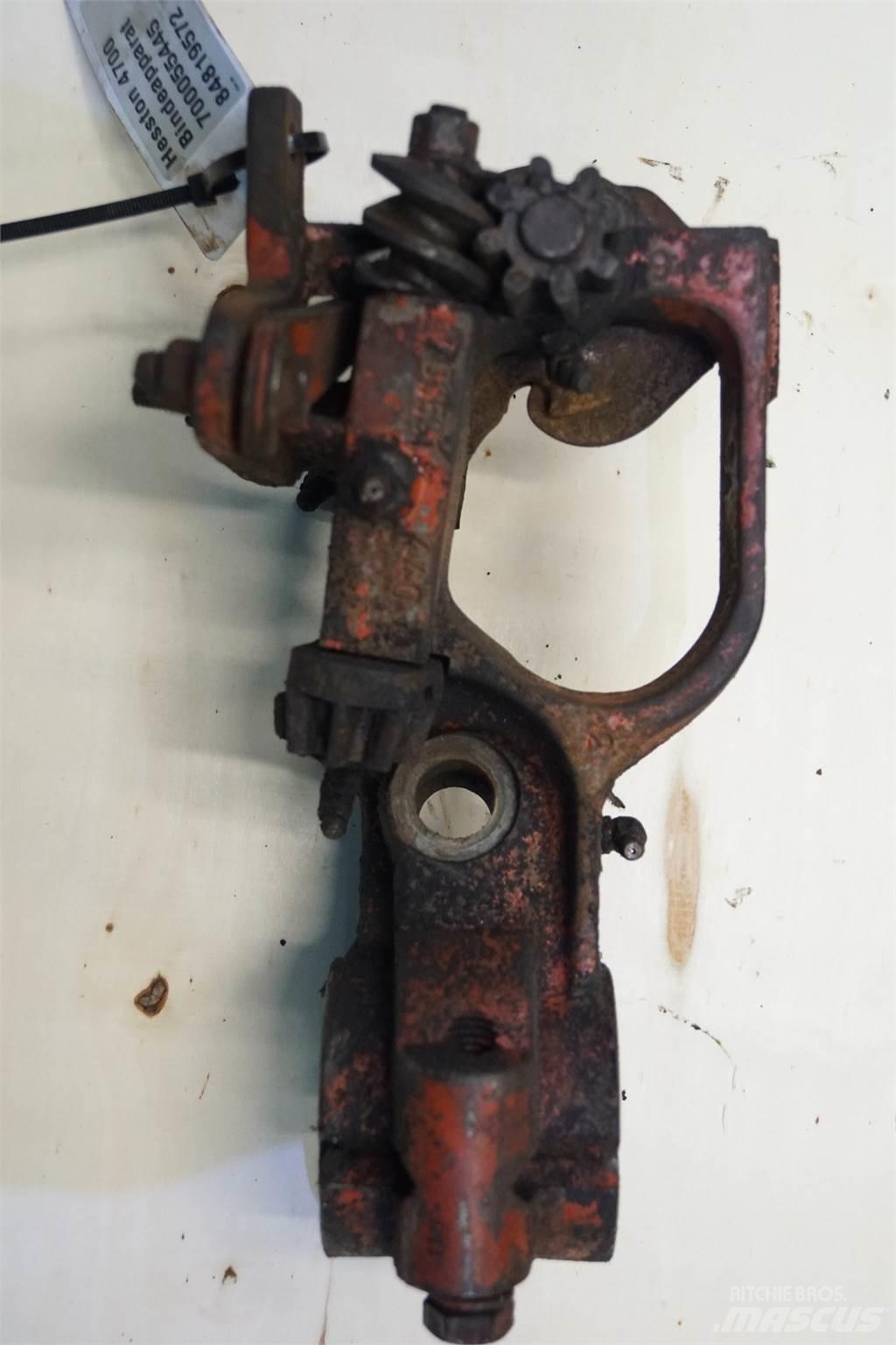 Hesston 4700 Alte echipamente pentru nutret
