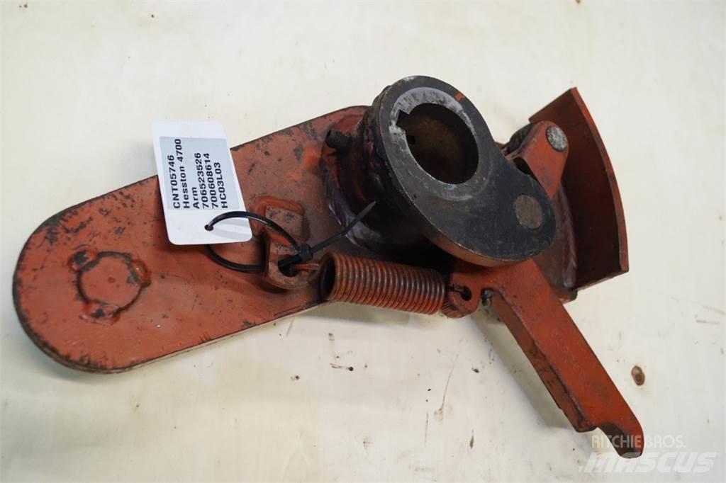 Hesston 4700 Alte echipamente pentru nutret