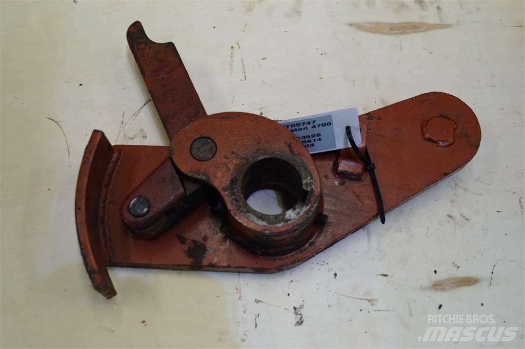 Hesston 4700 Alte echipamente pentru nutret