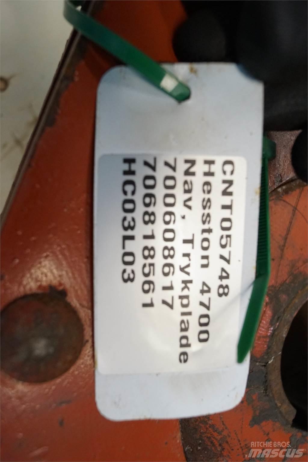 Hesston 4700 Alte echipamente pentru nutret