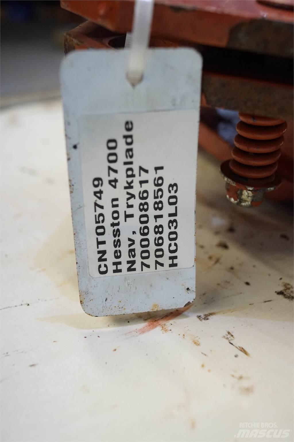 Hesston 4700 Alte echipamente pentru nutret