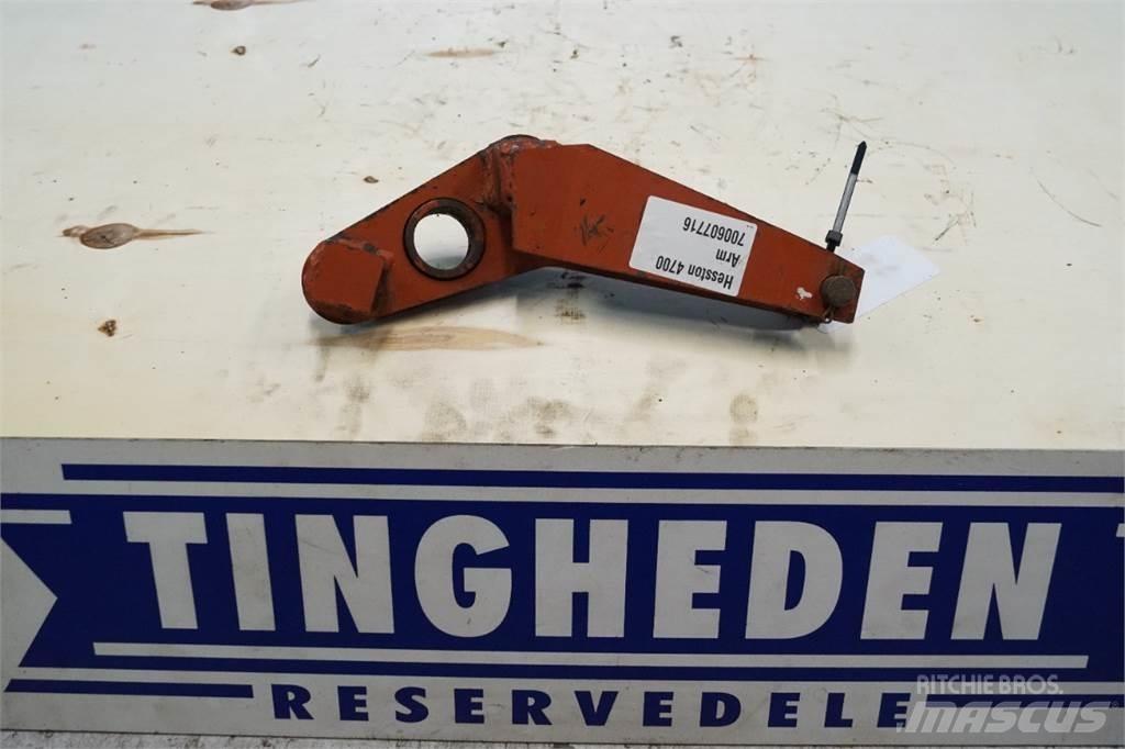 Hesston 4700 Alte echipamente pentru nutret