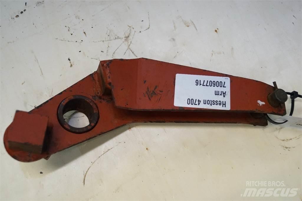 Hesston 4700 Alte echipamente pentru nutret