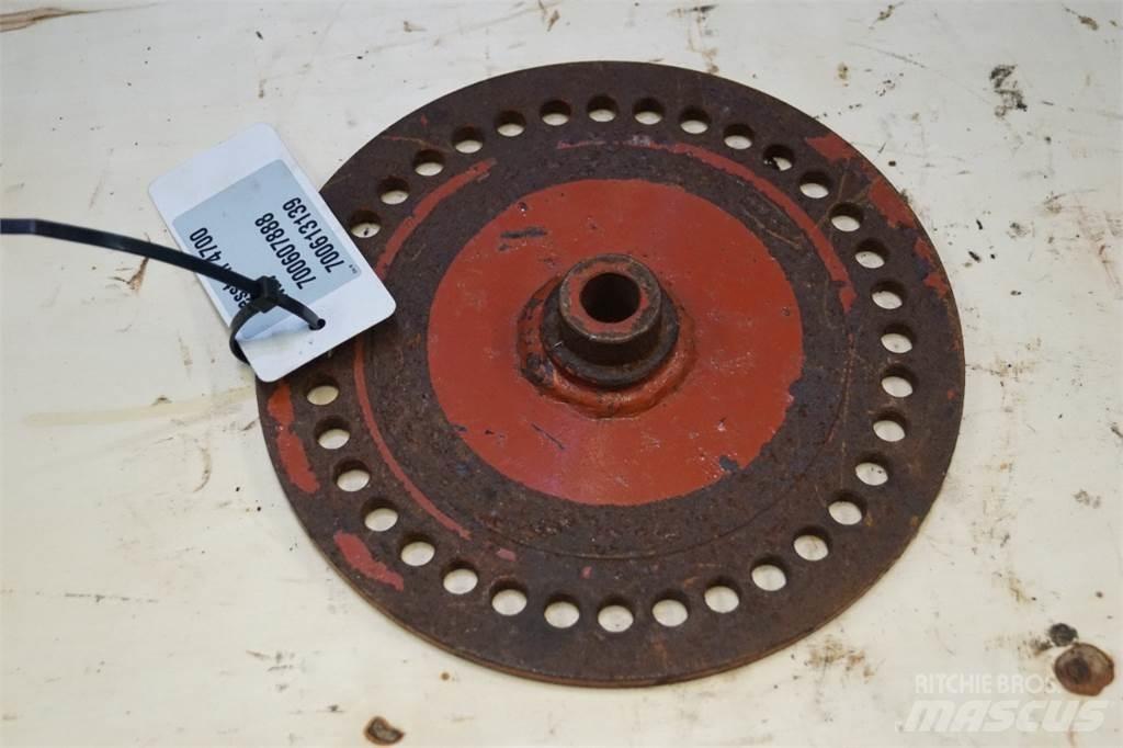 Hesston 4700 Alte echipamente pentru nutret