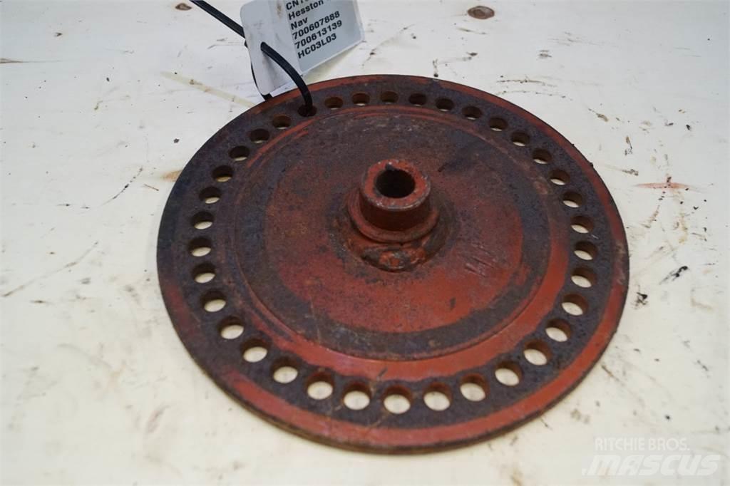 Hesston 4700 Alte echipamente pentru nutret