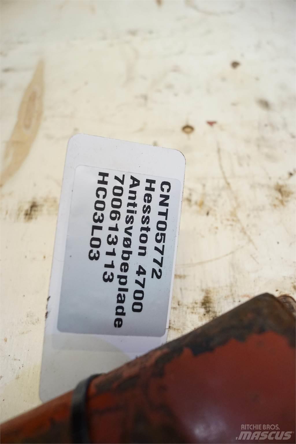 Hesston 4700 Alte echipamente pentru nutret