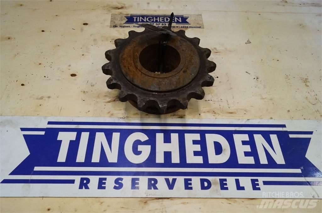 Hesston 4700 Alte echipamente pentru nutret