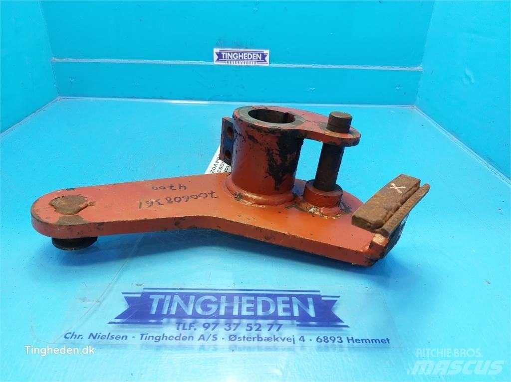 Hesston 4700 Alte echipamente pentru nutret