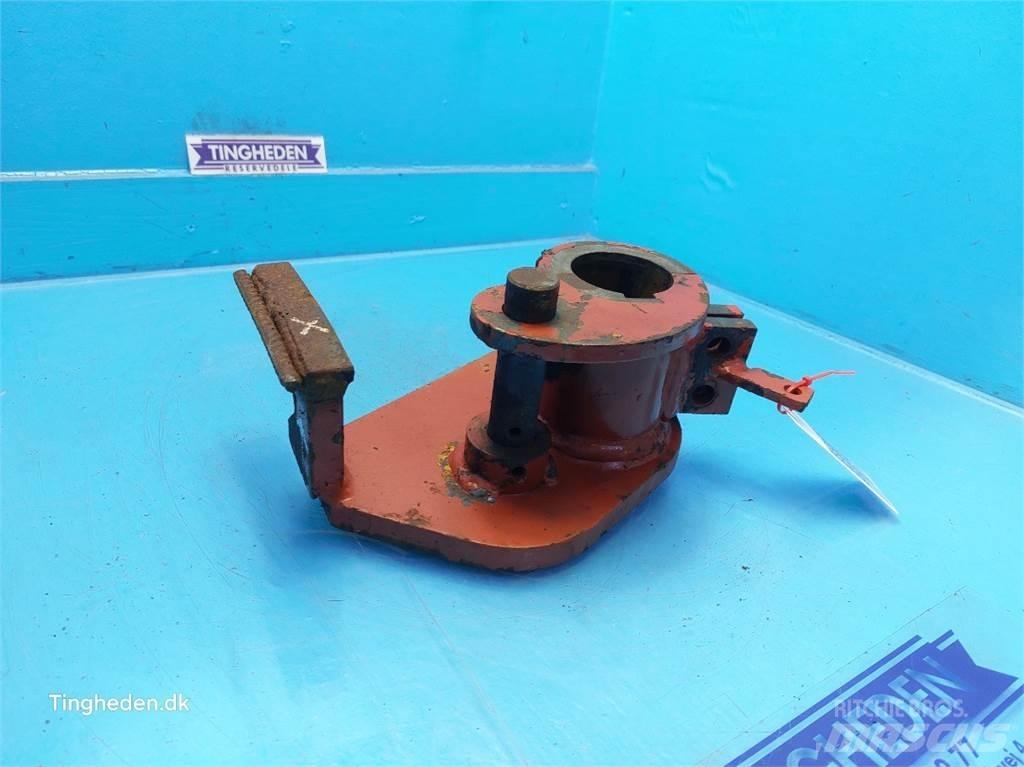 Hesston 4700 Alte echipamente pentru nutret