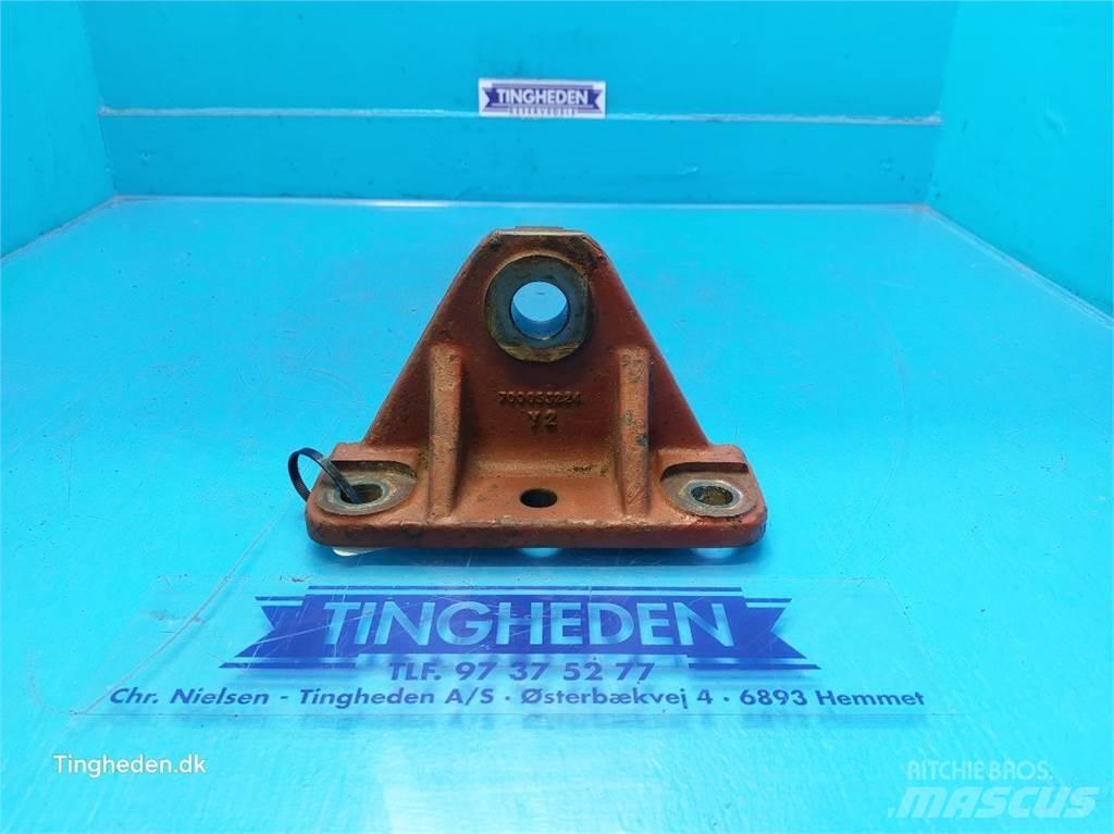 Hesston 4700 Alte echipamente pentru nutret