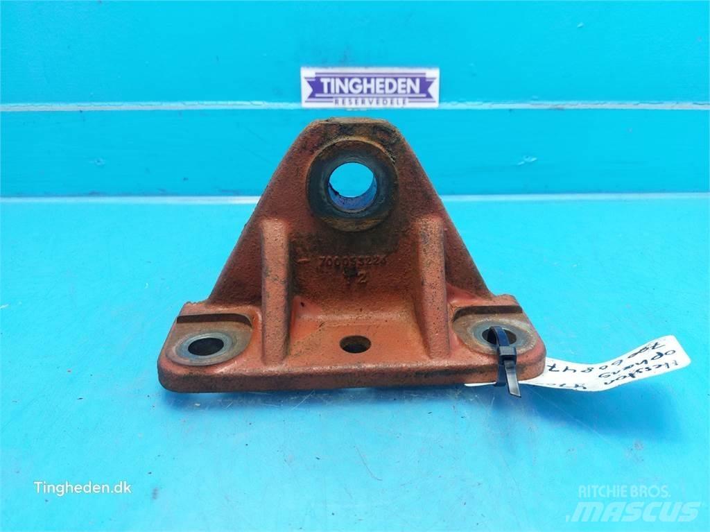 Hesston 4700 Alte echipamente pentru nutret