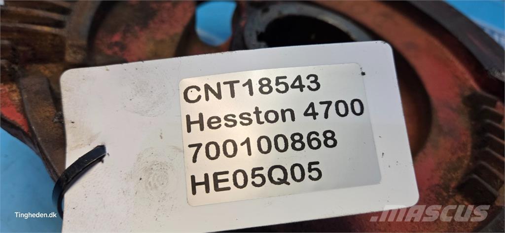 Hesston 4700 Alte echipamente pentru nutret