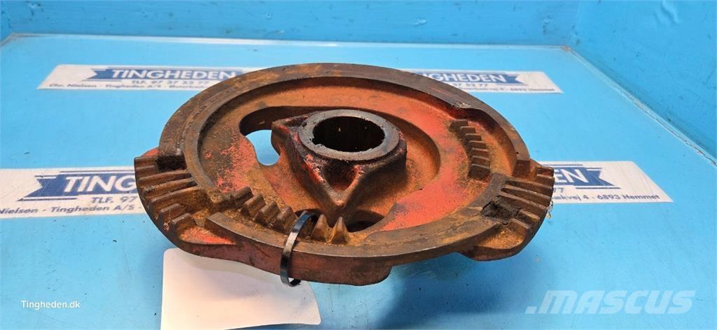 Hesston 4700 Alte echipamente pentru nutret