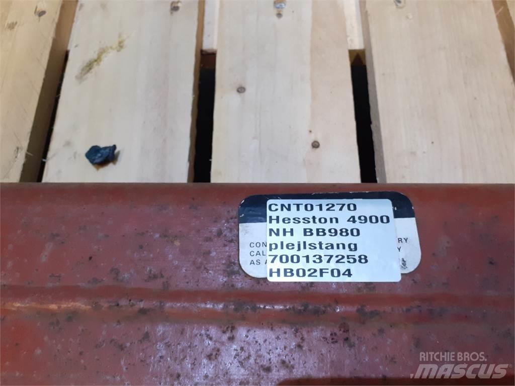 Hesston 4900 Alte echipamente pentru nutret