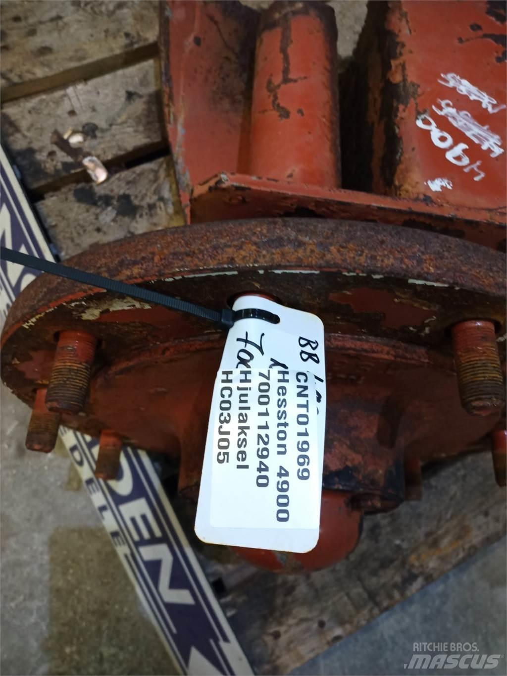 Hesston 4900 Axe