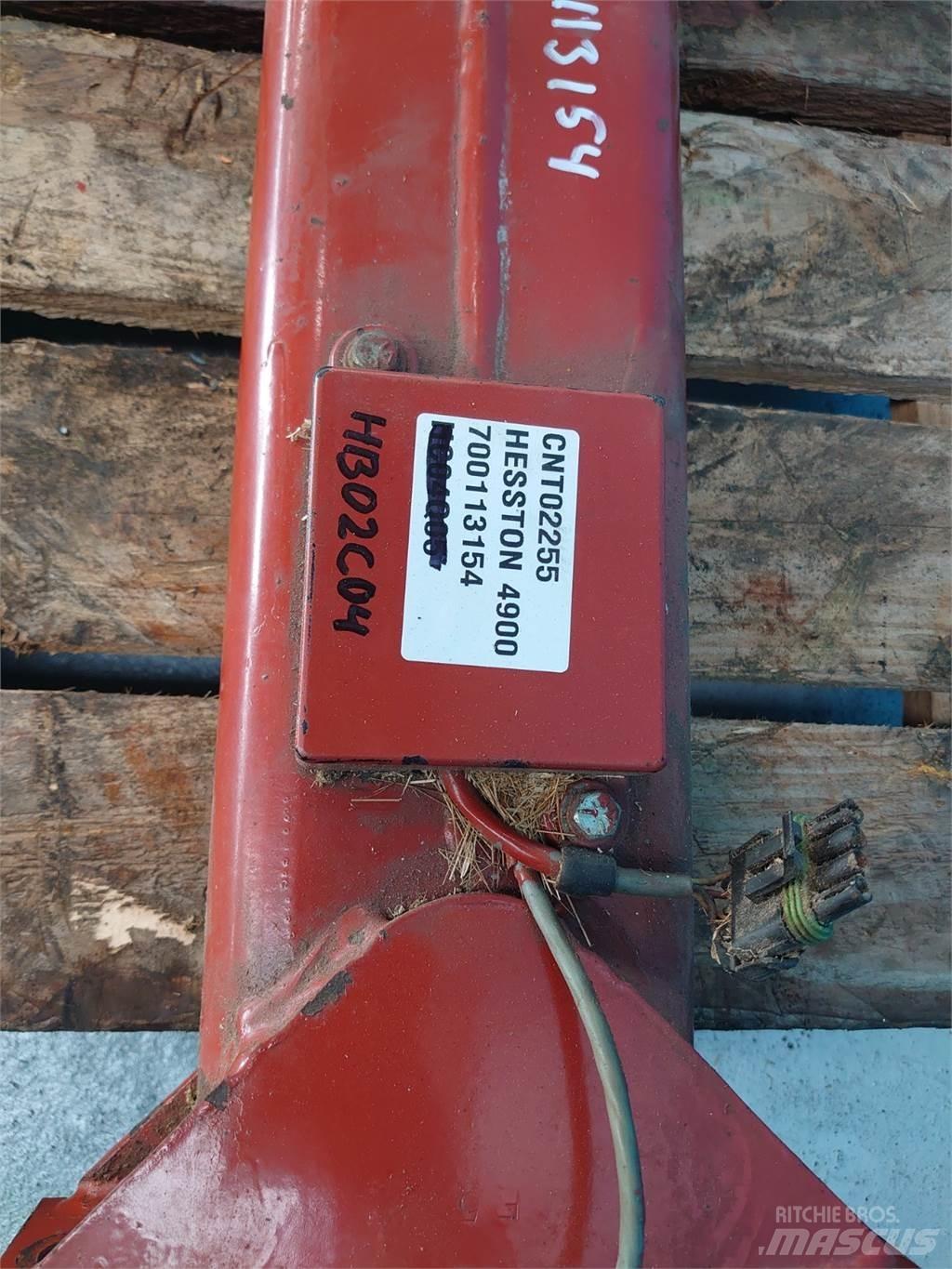 Hesston 4900 Alte echipamente pentru nutret