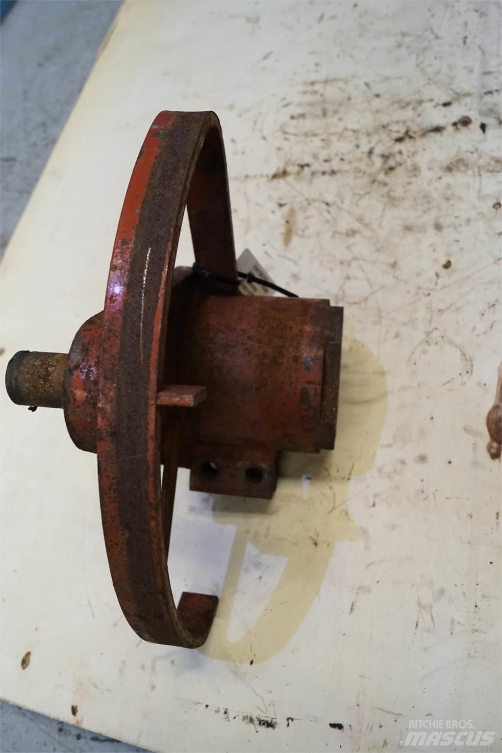 Hesston 4900 Alte echipamente pentru nutret